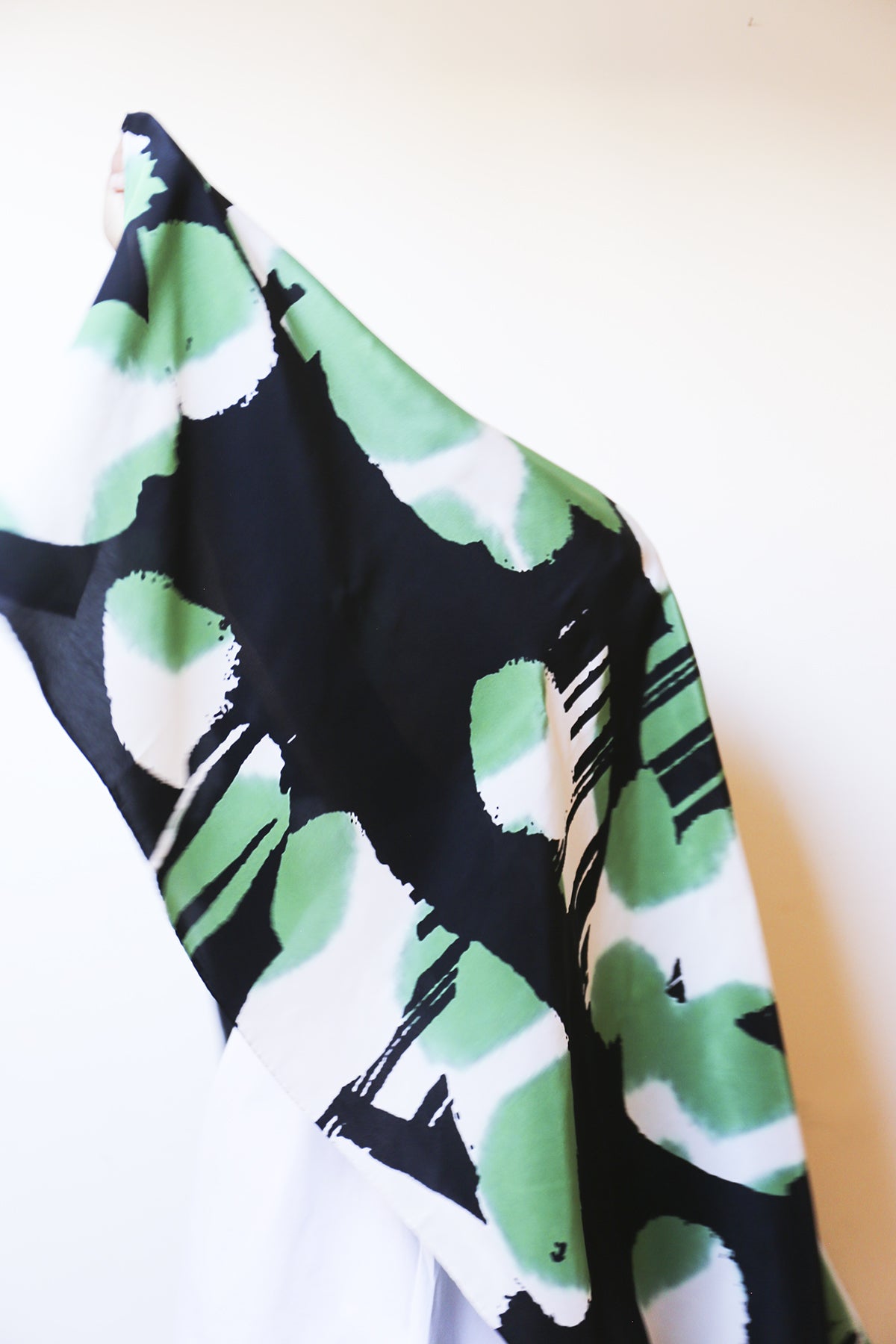 Flopard Green, Black and White